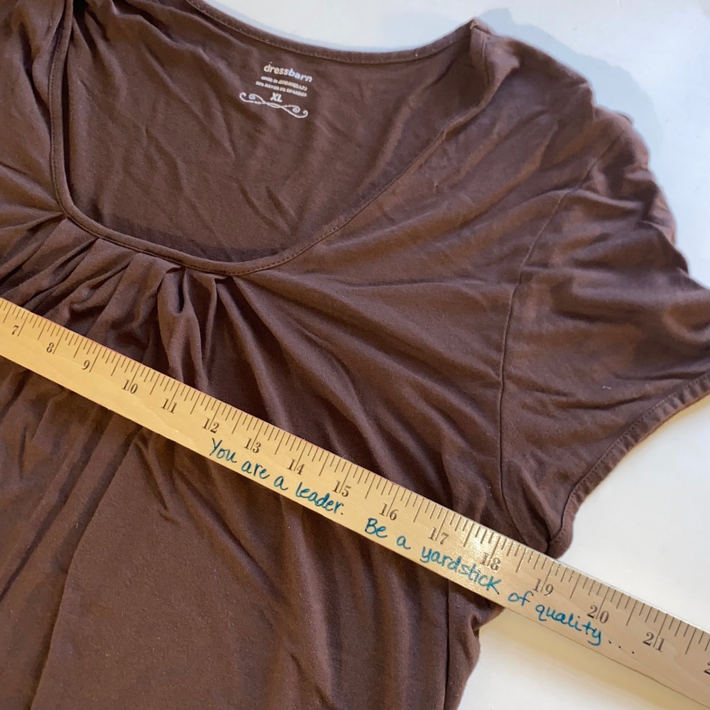 Dressbarn Womens XL Brown Pleated Scoop Neck Short Sleeve Stretch Top - Picture 3 of 6